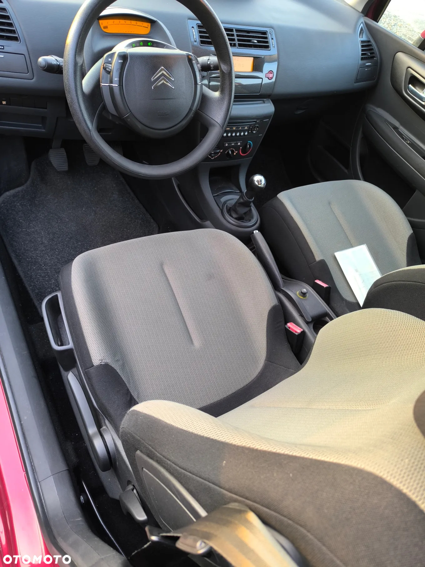 Citroën C4 Coupe 1.4 16V 90 Jahre - 6