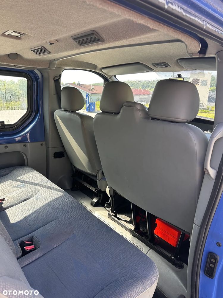 Renault Trafic Passenger - 8