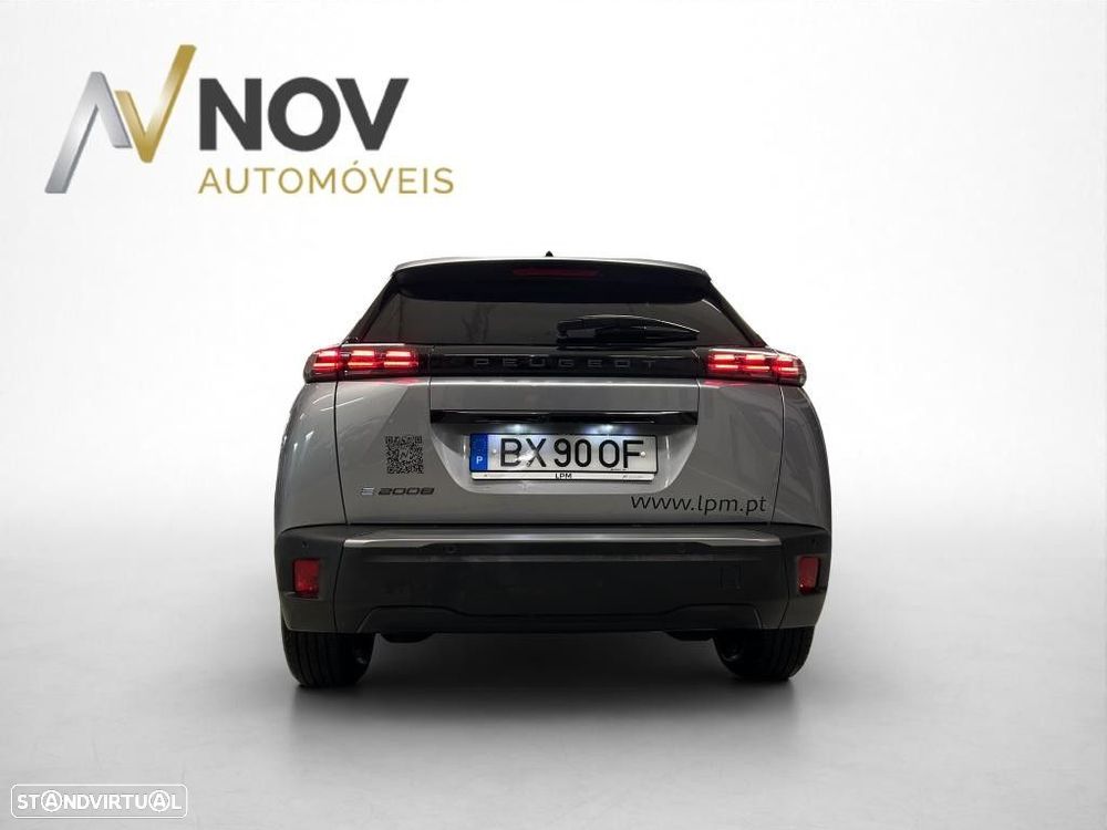 Peugeot 2008 - 8