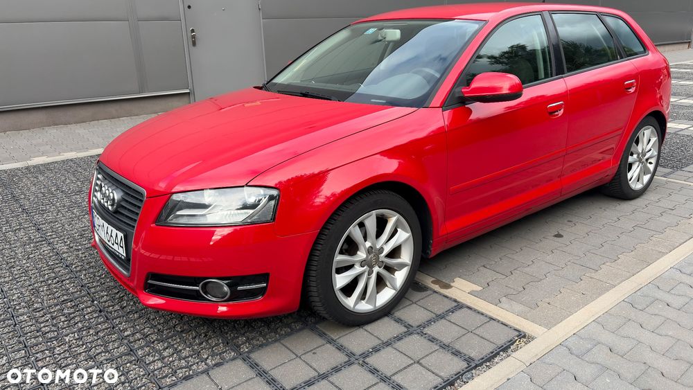 Audi A3 Sportback 1.6 TDI DPF S line Sportpaket - 2