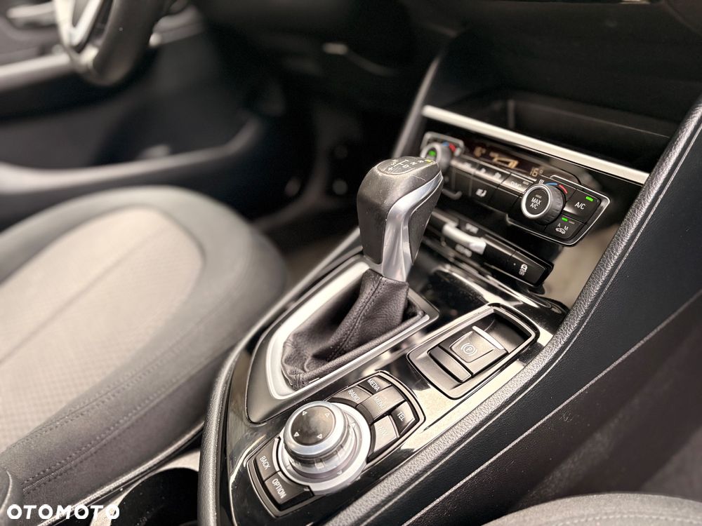 BMW Seria 2 216d - 27