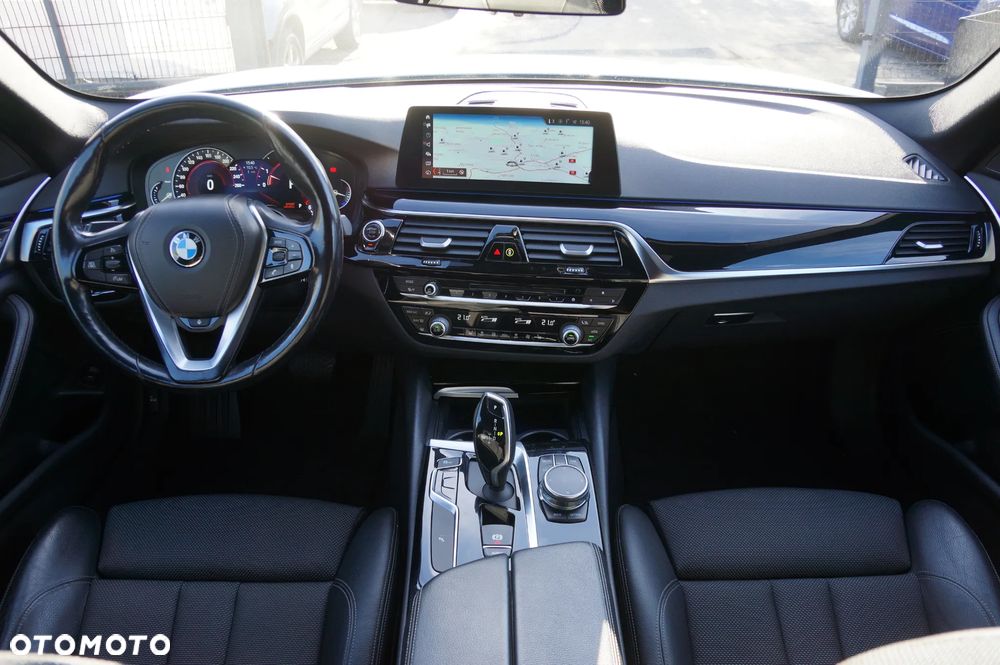 BMW Seria 5 520d xDrive Touring Sport Line - 11