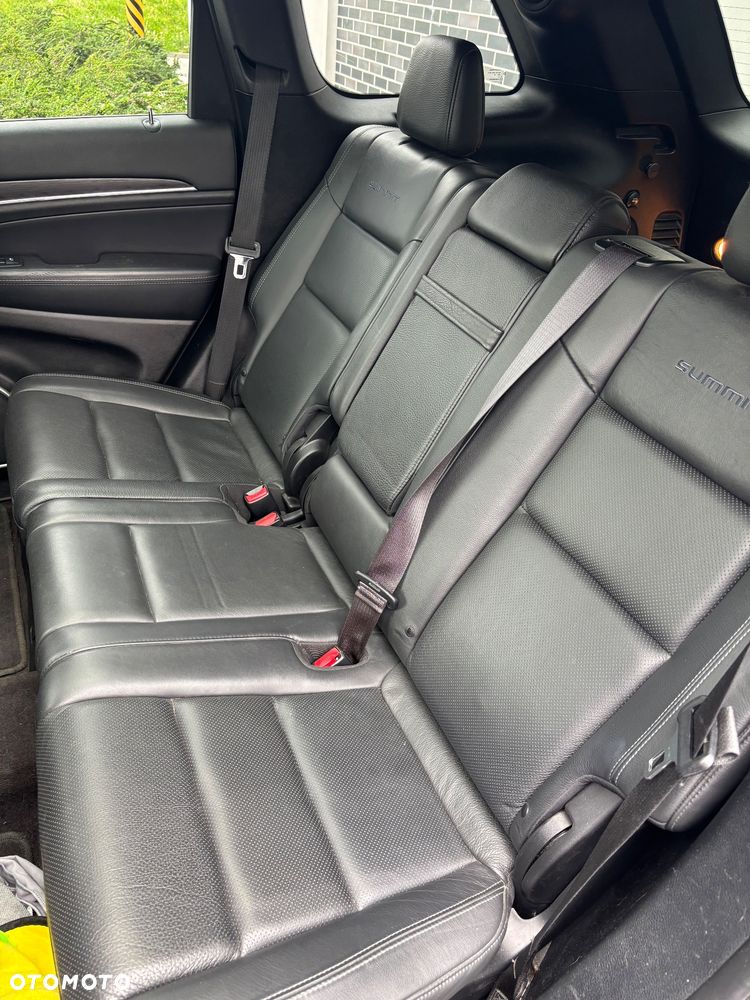 Jeep Grand Cherokee - 23