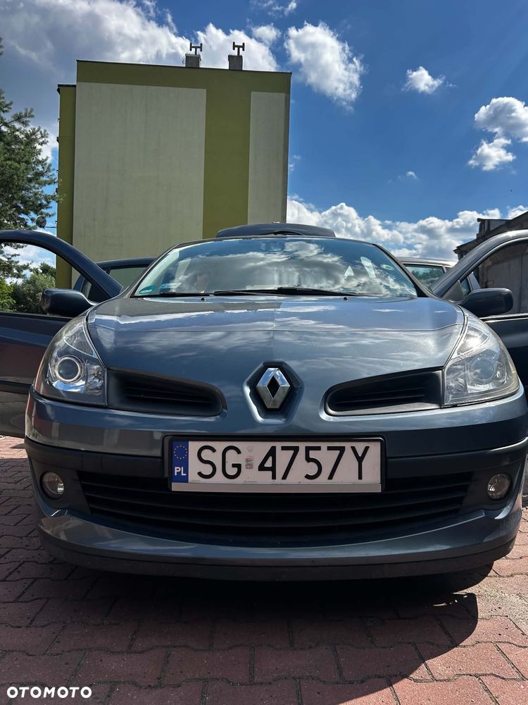 Renault Clio - 8