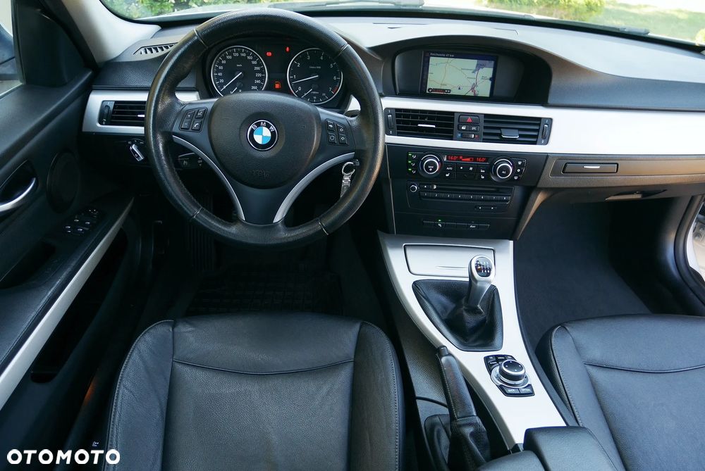 BMW Seria 3 318i Edition Exclusive - 20