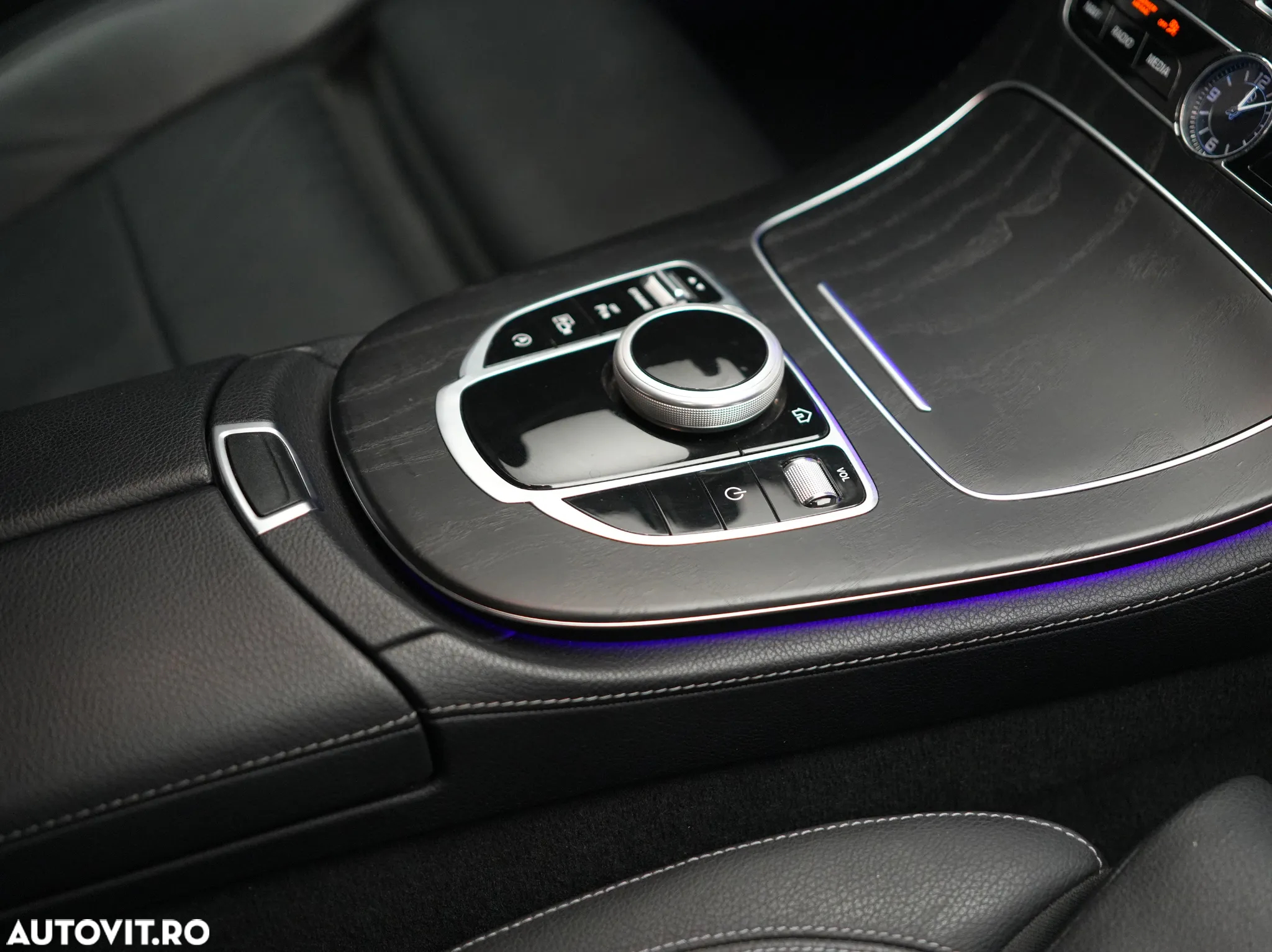 Mercedes-Benz E 200 d 9G-TRONIC AMG Line - 25