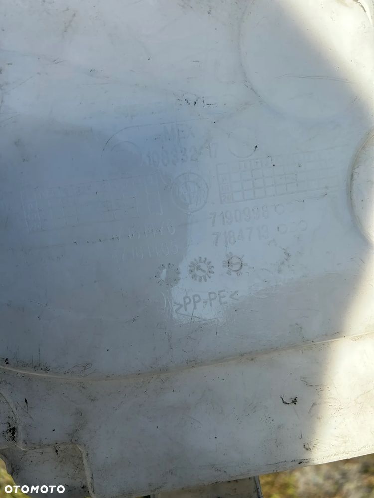 ZBIORNICZEK PŁYNU DO SPRYSKIWACZY BMW X5 X6 E70 E71 7190998 - 2