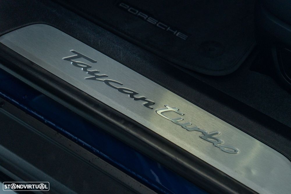 Porsche Taycan Cross Turismo Turbo - 30
