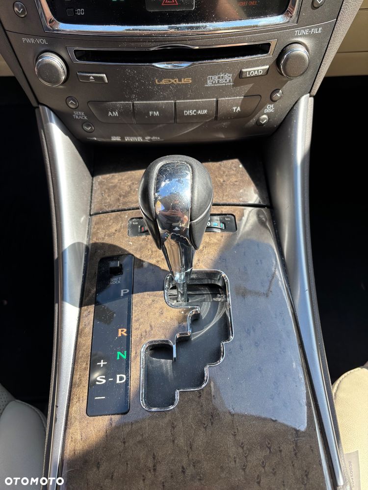 Lexus IS 250 Prestige - 11