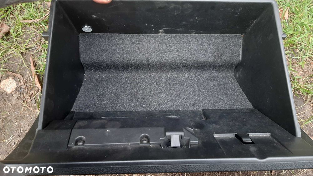 schowek pasażera mondeo mk3 czarny - 2