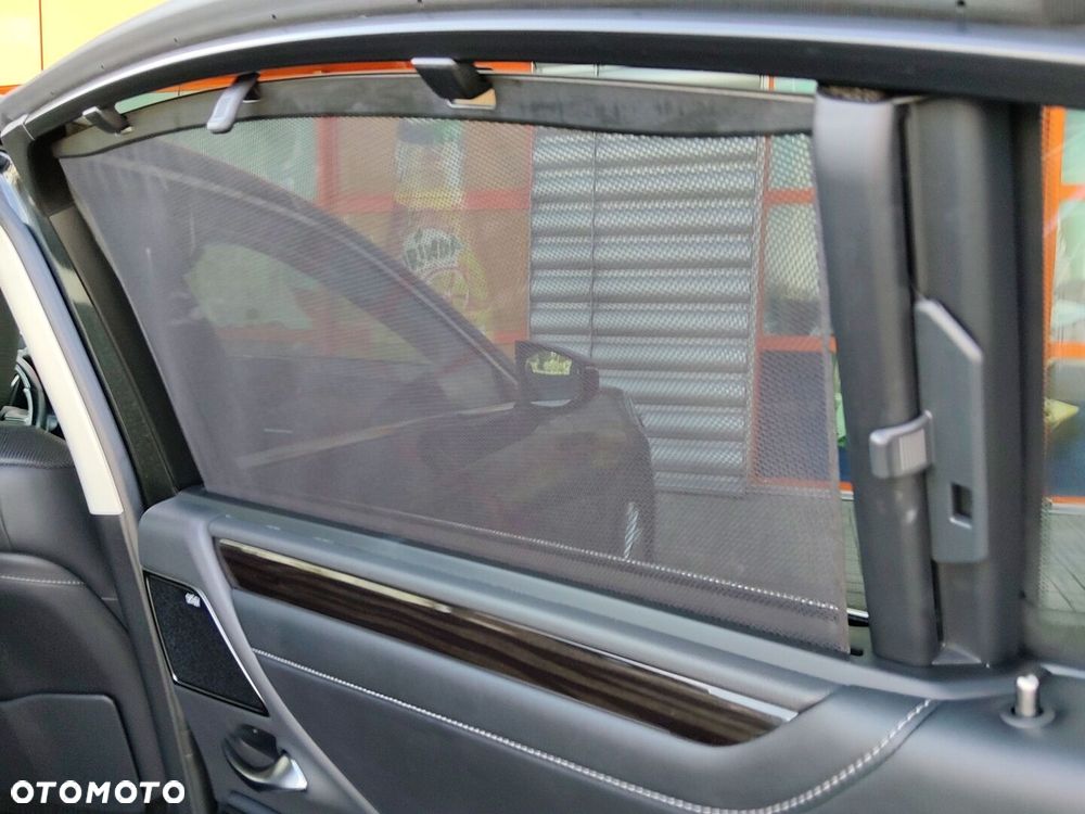 Lexus ES 300h Omotenashi - 19