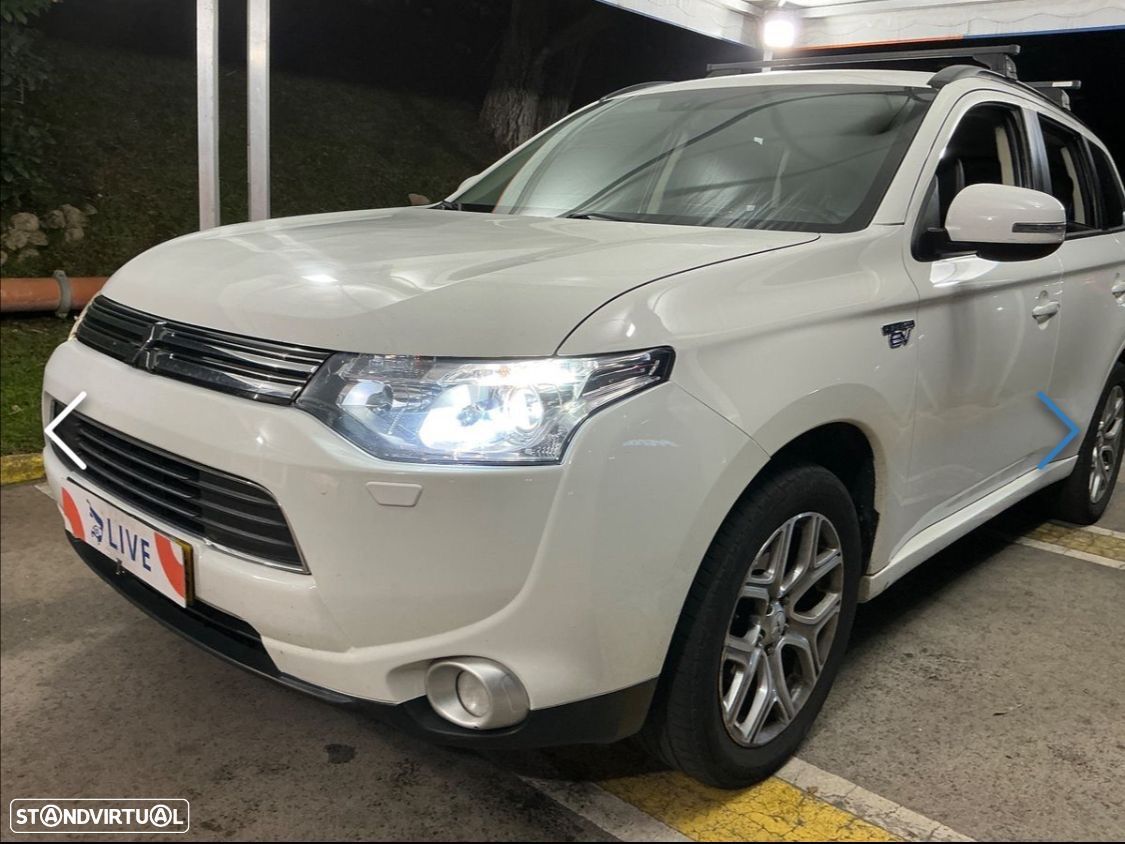 Mitsubishi Outlander 2.0 4WD Plug-In Hybrid - 1