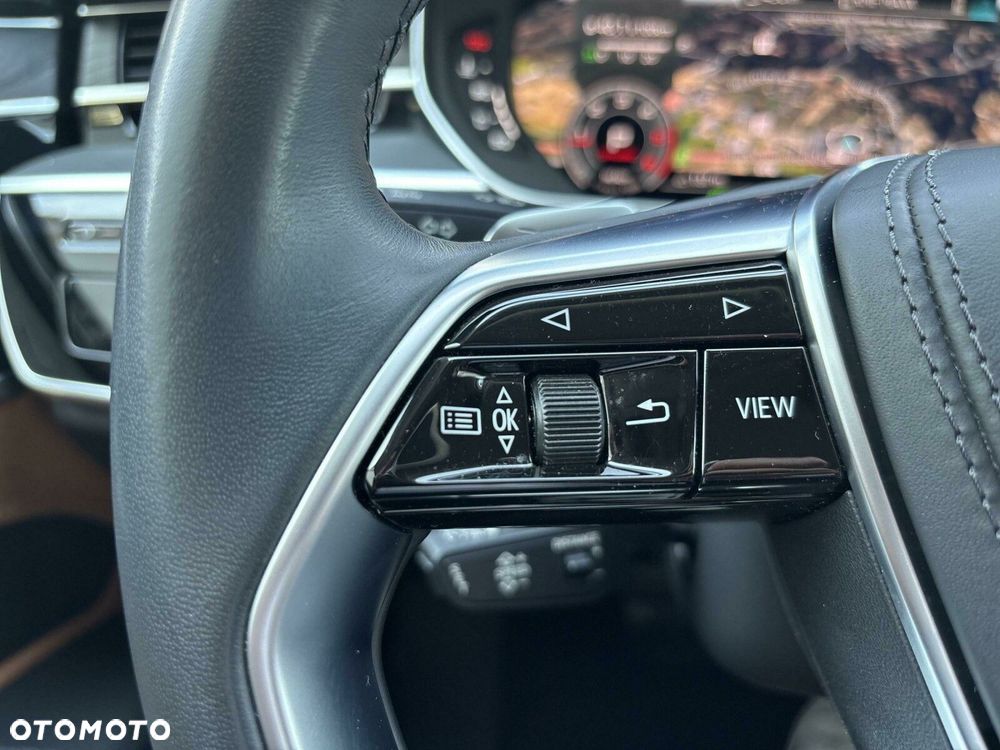 Audi A8 - 12