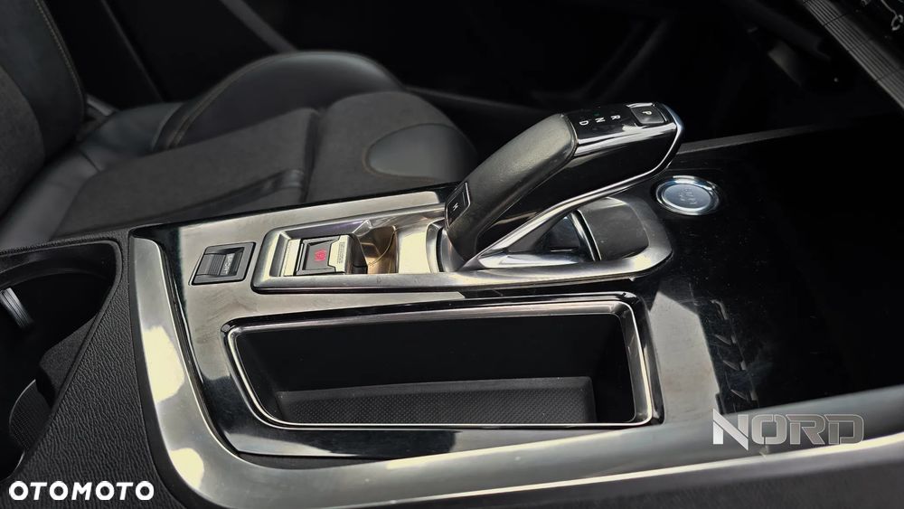 Peugeot 5008 THP 165 EAT6 Stop & Start Allure - 28