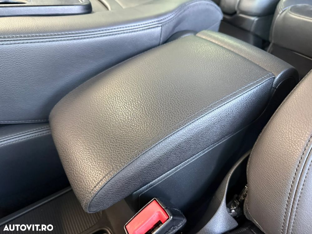 Volkswagen Sharan 2.0 TDI Highline - 35