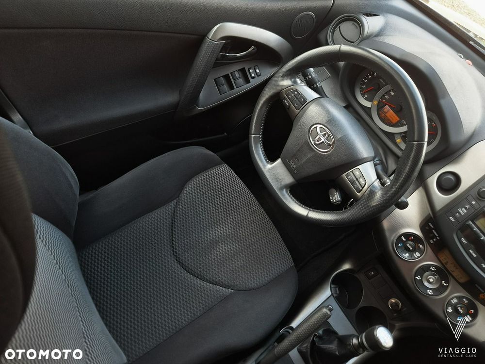Toyota RAV4 2.0 VVT-i Premium - 17