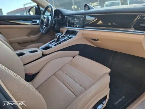 Porsche Panamera Sport Turismo 4 E-Hybrid Platinum Edition - 9