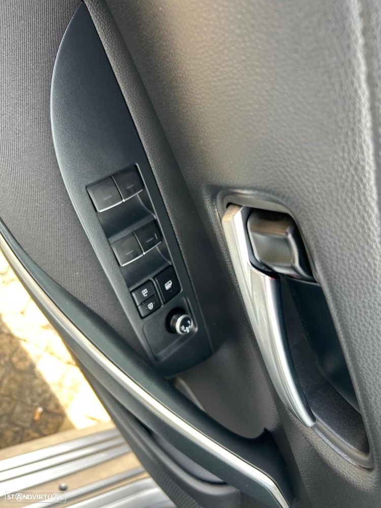 Toyota Corolla SD 1.8 Hybrid Exclusive - 9