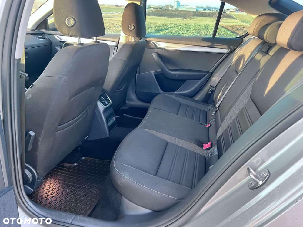 Skoda Octavia 1.6 TDI DSG Ambition - 15