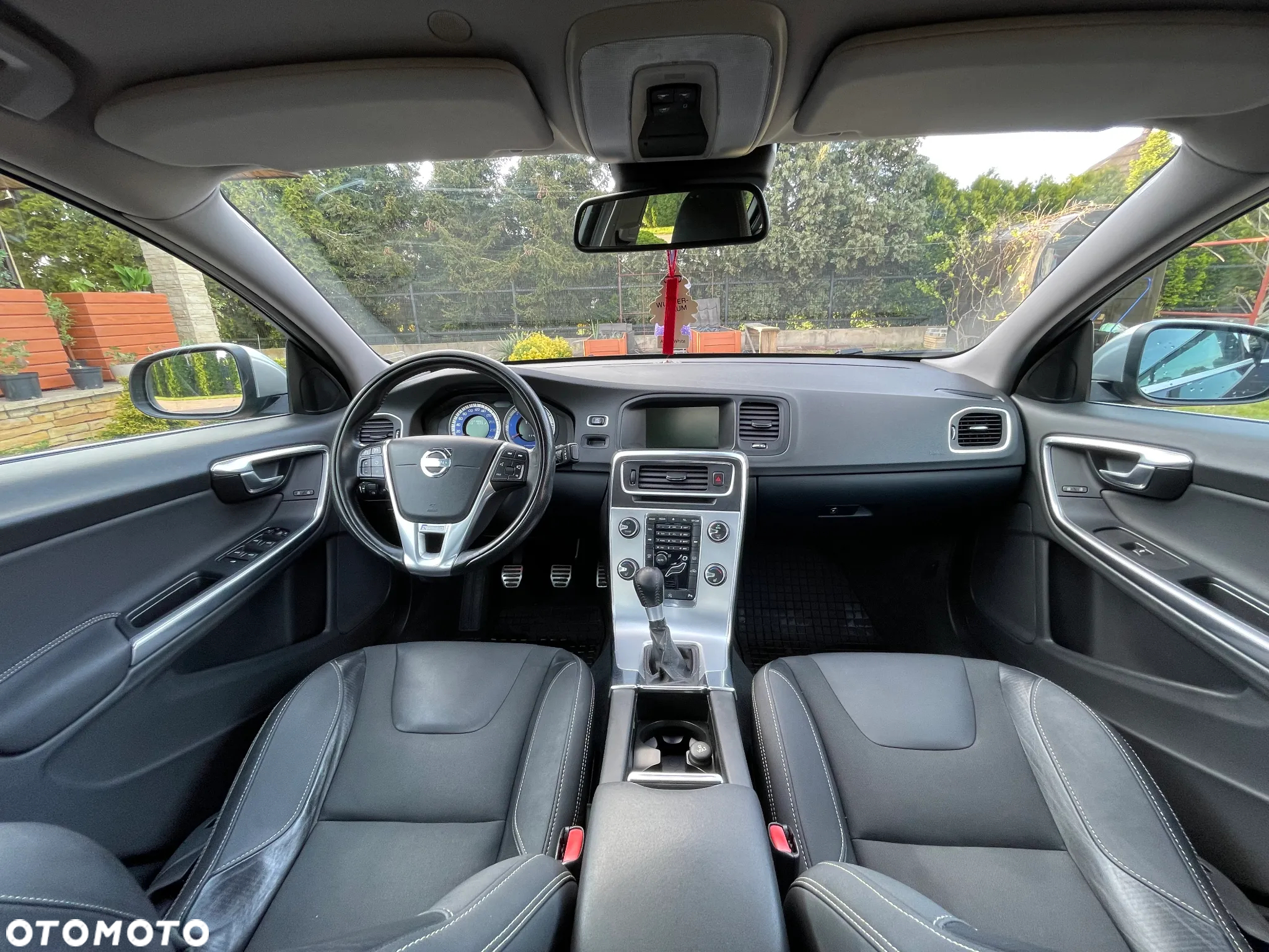 Volvo S60 D4 R-Design - 13