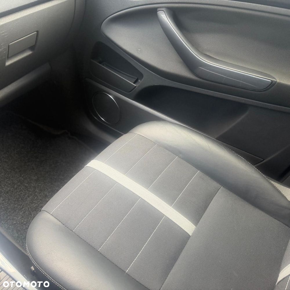 Ford Kuga - 12