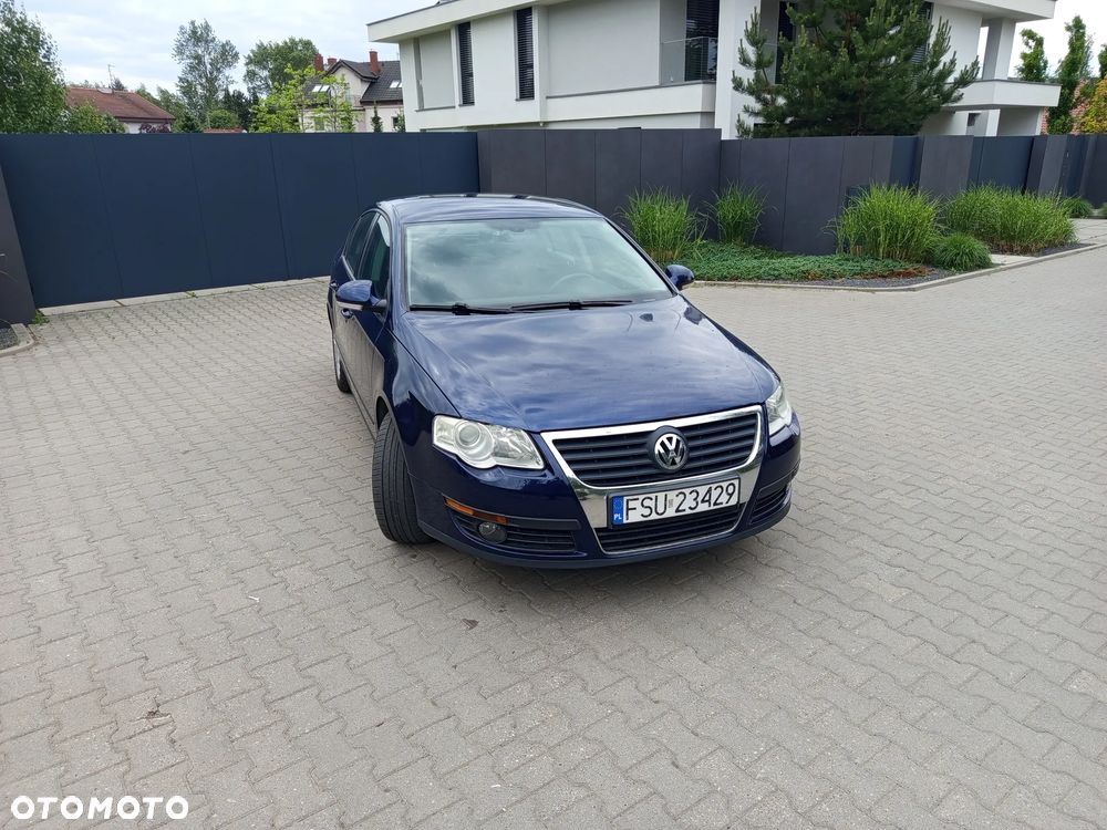 Volkswagen Passat - 13