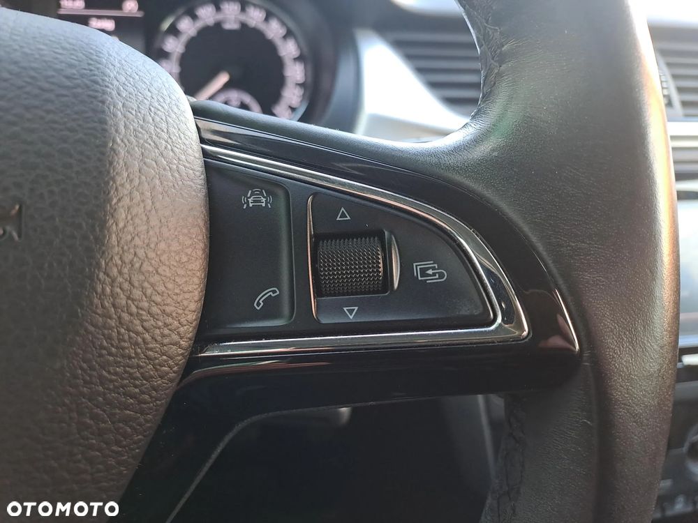 Skoda RAPID 1.0 TSI Ambition - 17