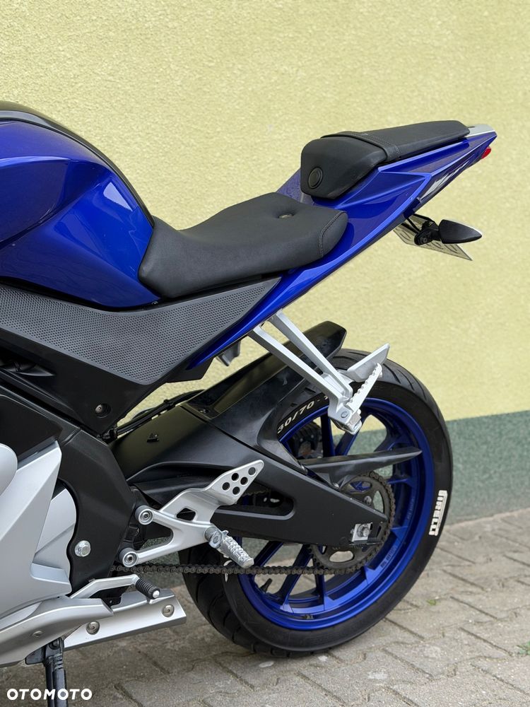 Yamaha YZF - 31