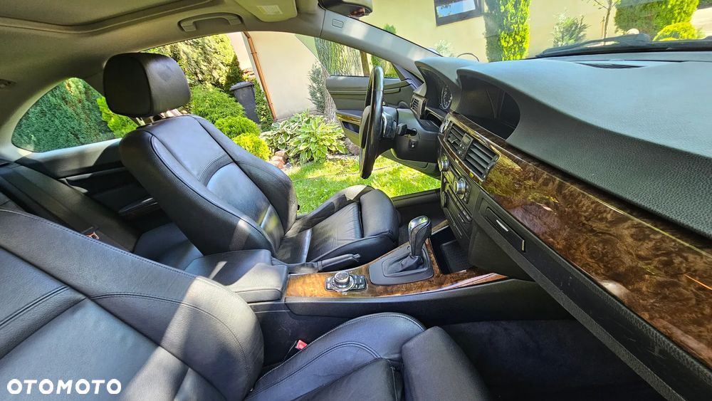 BMW Seria 3 335i xDrive - 17
