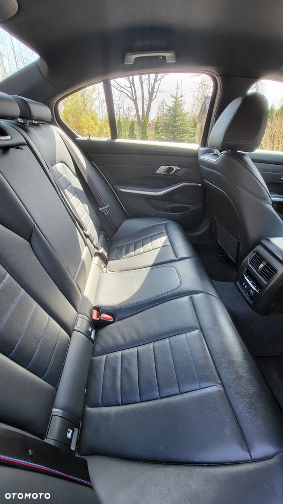 BMW Seria 3 330e M Sport sport - 13