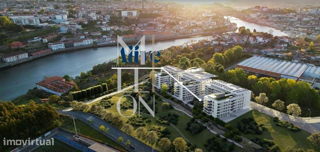 Riverside situa-se no topo da encosta do Rio Douro e junto à Ponte da - Grande imagem: 2/25