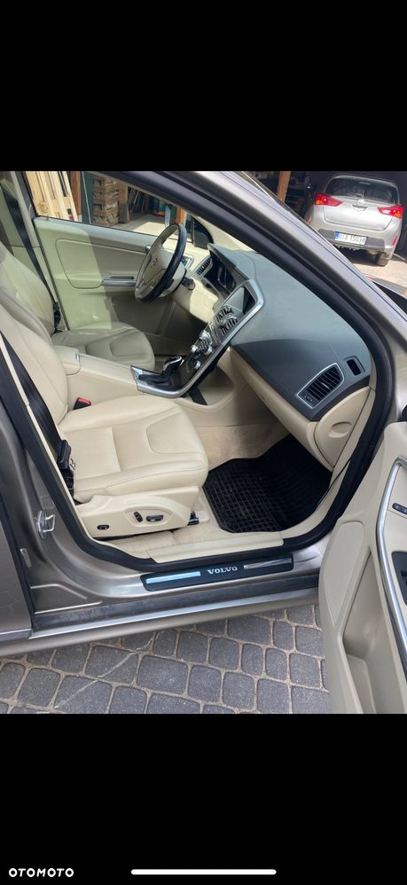 Volvo XC 60 T6 AWD Momentum - 30