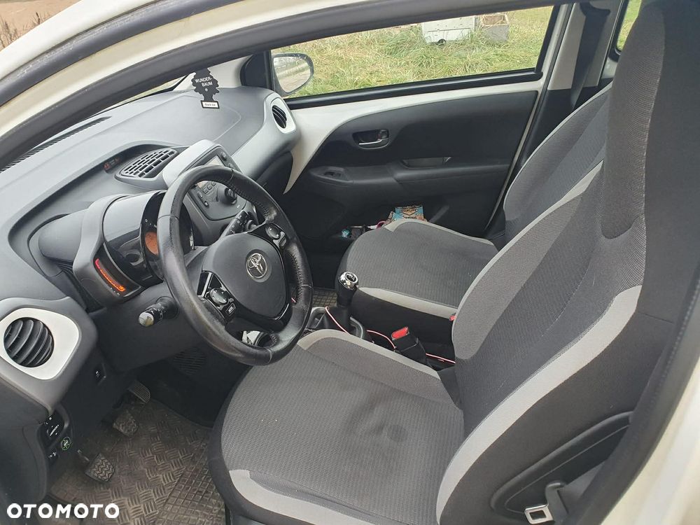 Toyota Aygo 1.0 VVT-i JBL Edition - 2