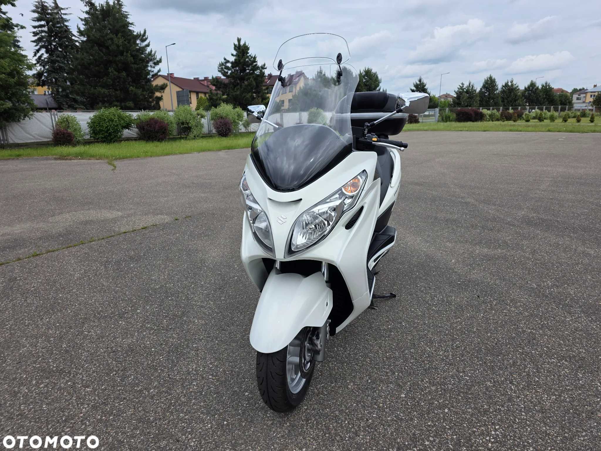 Suzuki Burgman - 10