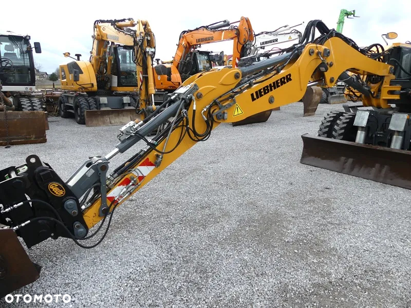 Liebherr A910 Compact / Sprowadzona / Super Stan / - 36