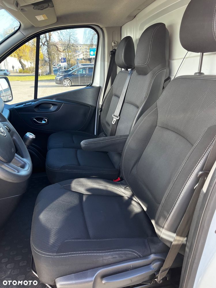 Nissan NV 300 Trafic Vivaro - 6