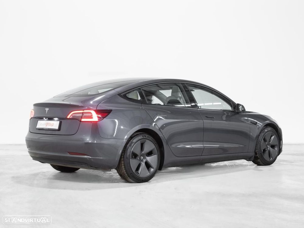 Tesla Model 3 Standard Range Plus RWD - 3