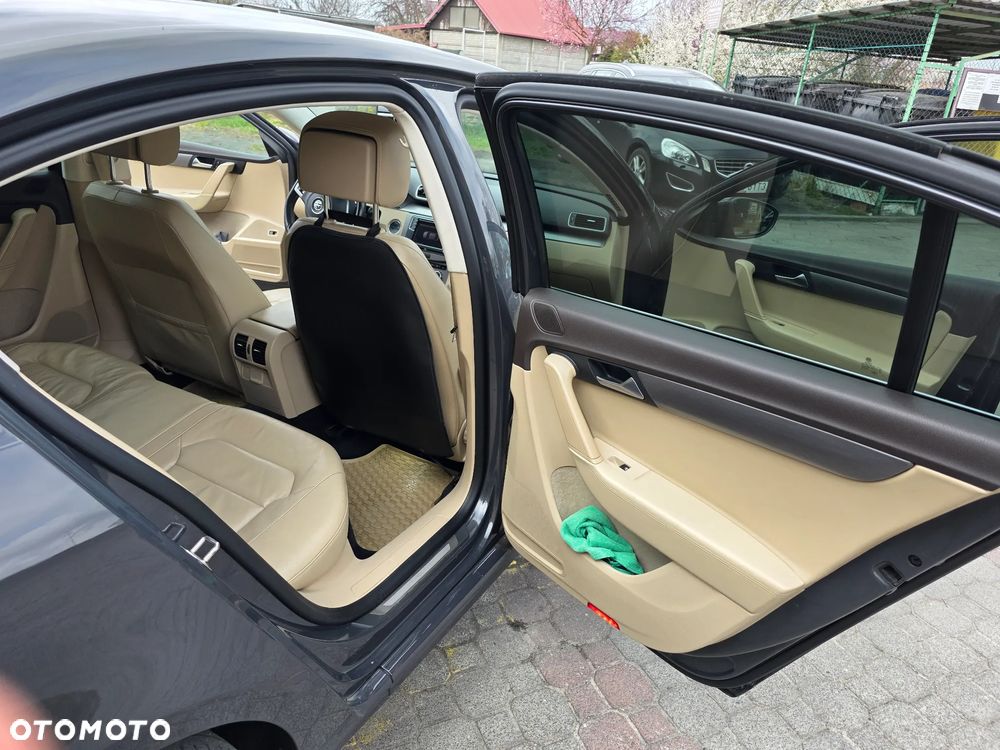 Volkswagen Passat 2.0 TDI 4Mot Comfortline - 15