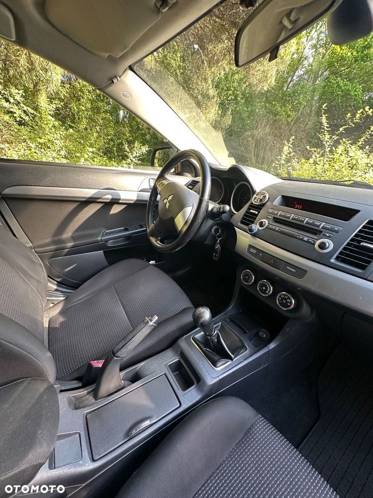 Mitsubishi Lancer 1.6 Invite - 18
