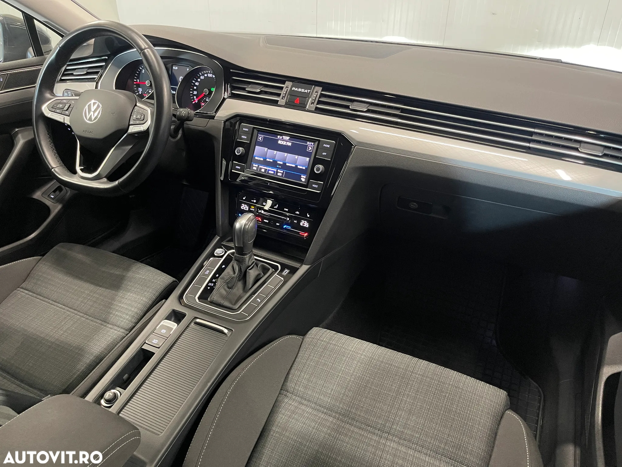 Volkswagen Passat 2.0 TDI DSG Comfortline - 8