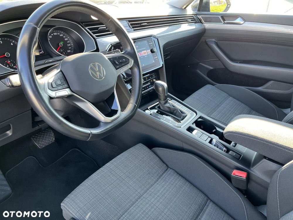 Volkswagen Passat - 9