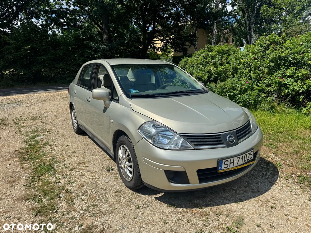Nissan Tiida - 2