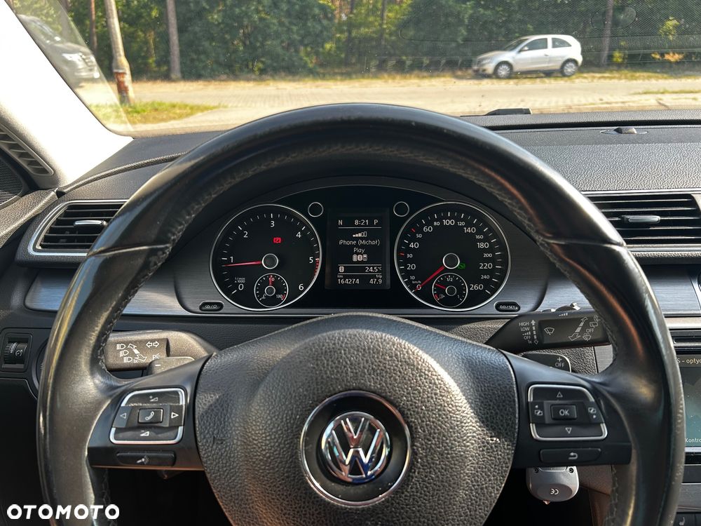 Volkswagen Passat - 9