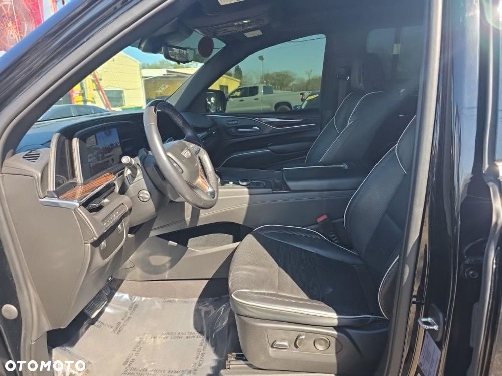 Cadillac Escalade - 9