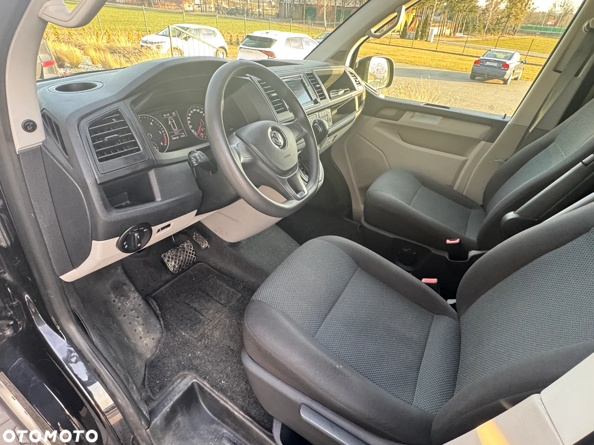 Volkswagen Transporter - 12