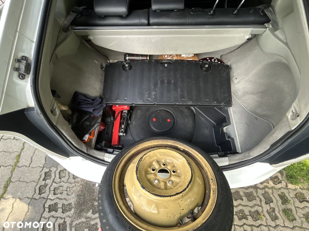Toyota Prius - 10