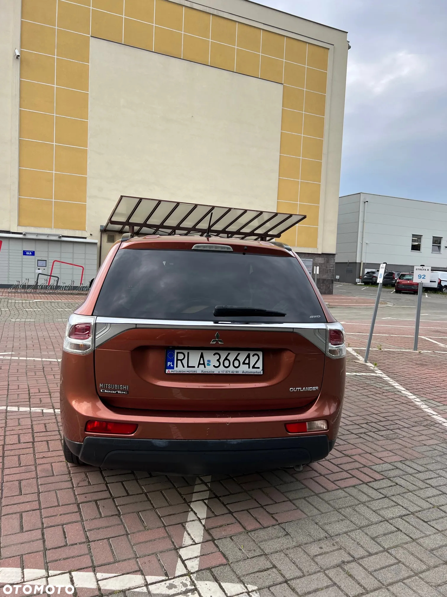 Mitsubishi Outlander 2.0 Intense + - 11
