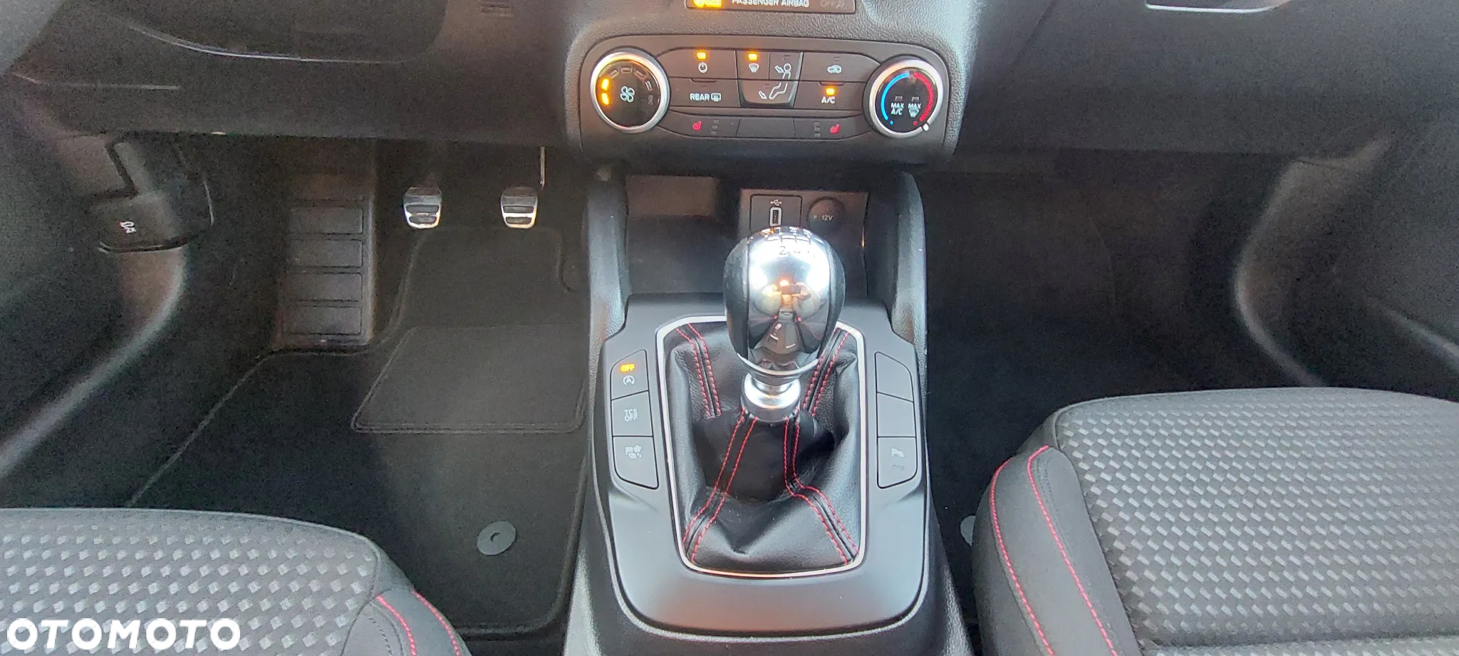 Ford Focus 2.0 EcoBlue ST-Line - 14