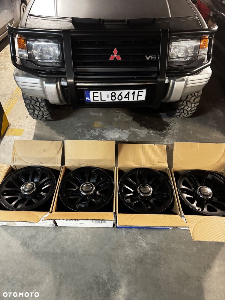 Mitsubishi Pajero - 31