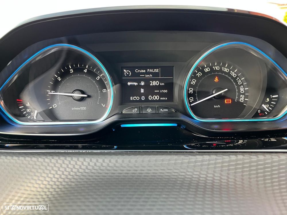 Peugeot 2008 1.2 PureTech Allure - 15